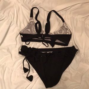 lululemon athletica Swim - Lululemon bikini - reversible lululemon athletica Swim - Lululemon bikini - reversible